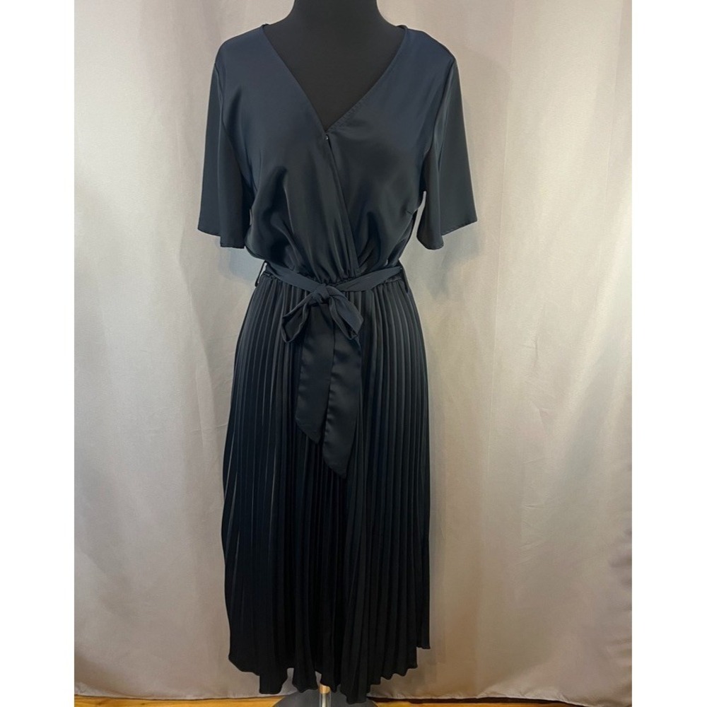 BTFBM Womens Black Pleated Midi Dress M Belted V-Neck Boho Elegant Casual